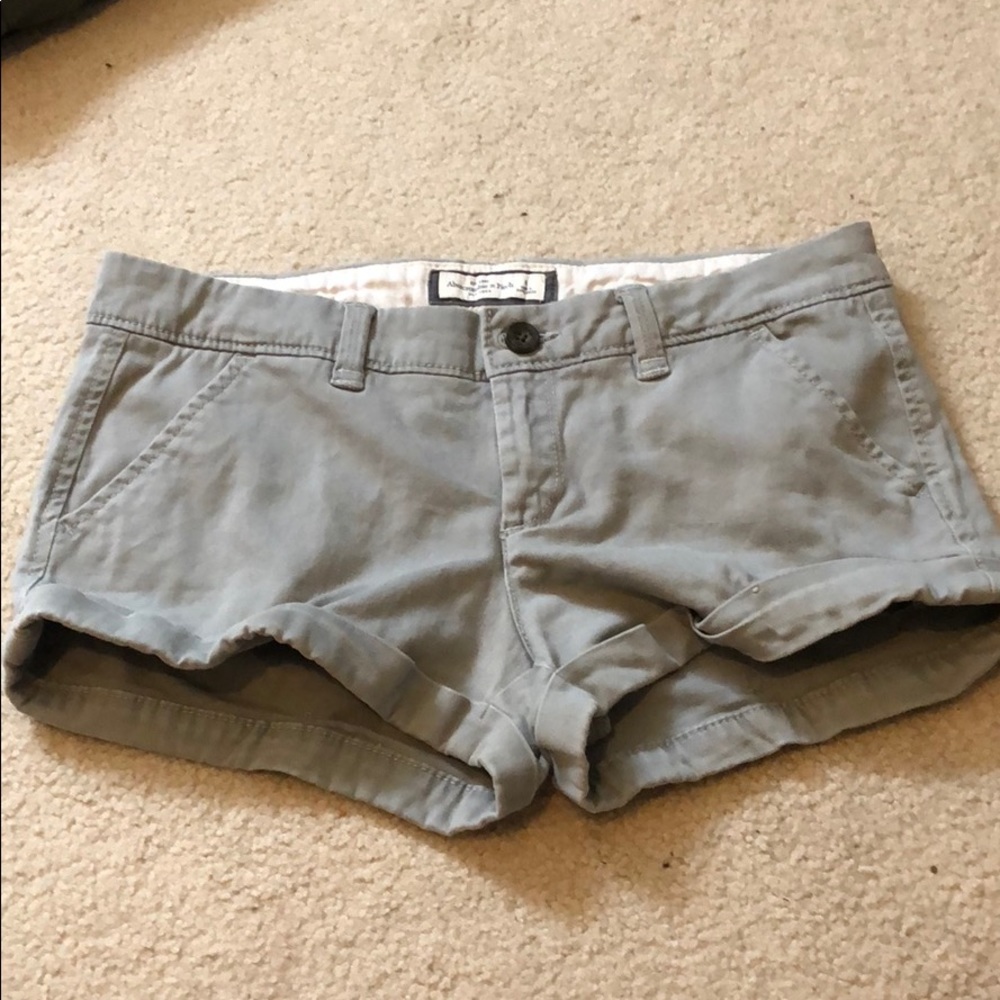 Light grey Abercrombie & Fitch shorts